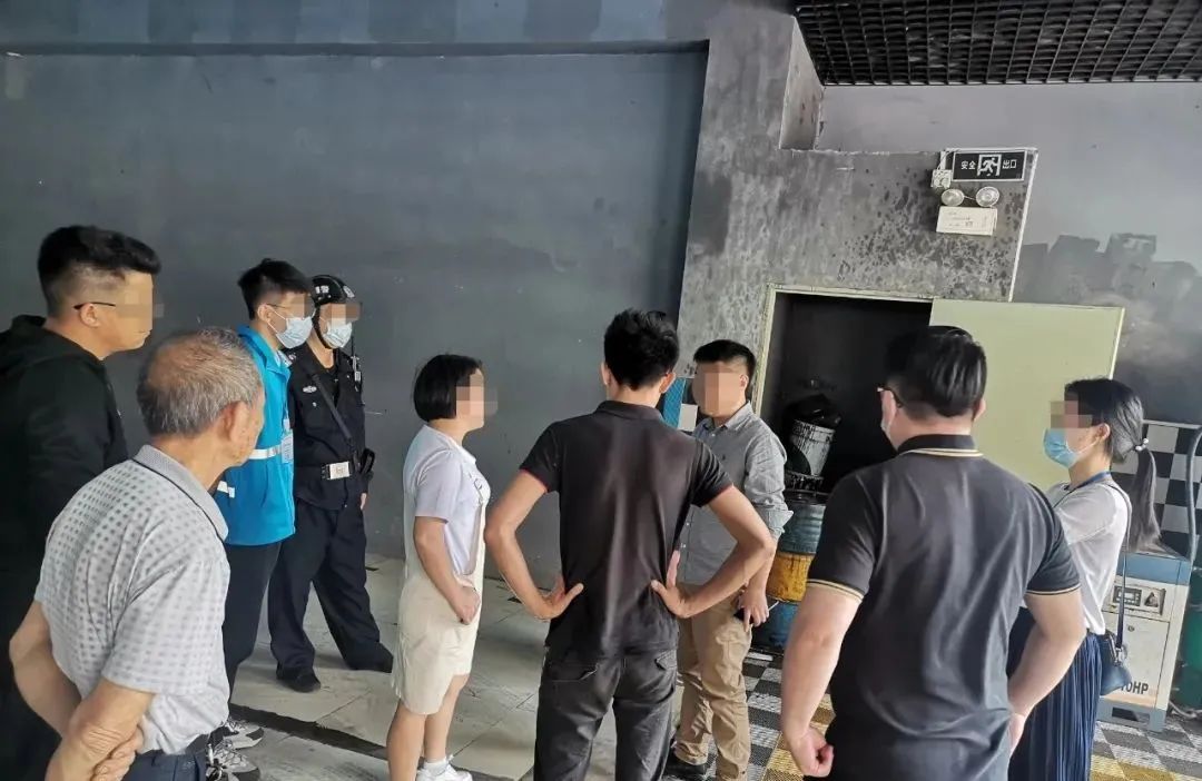廢機(jī)油屬于危險(xiǎn)廢物！一汽車公司交給無證經(jīng)營者處置最少罰60萬元！新固廢法時(shí)代危廢倉庫建設(shè)參考標(biāo)準(zhǔn)！不想被罰趕緊看！
